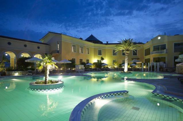 אדיפסוס Eleni'S Village Relaxation Home מראה חיצוני תמונה